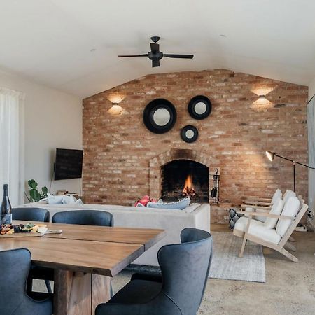 Embracing Evandale Villa Exterior photo