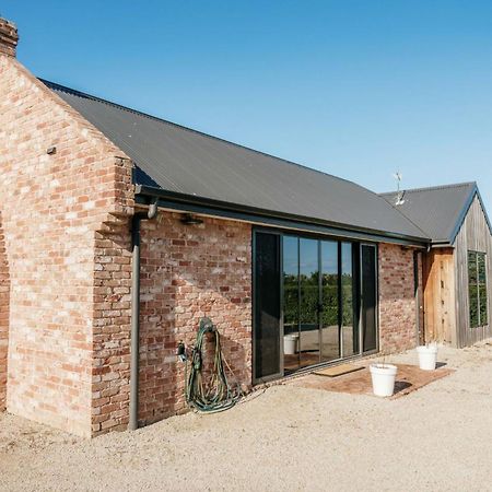 Embracing Evandale Villa Exterior photo