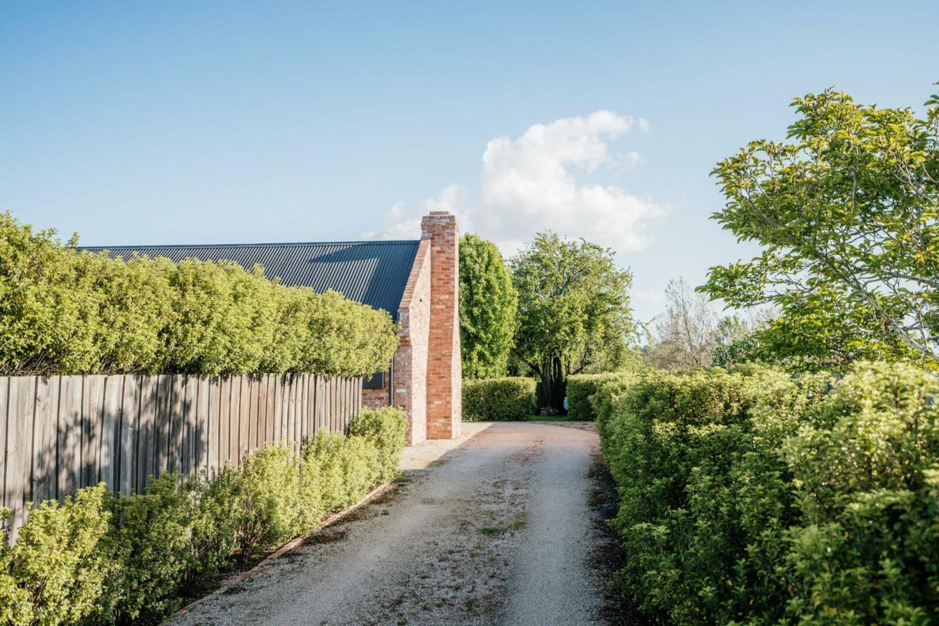 Embracing Evandale Exterior photo